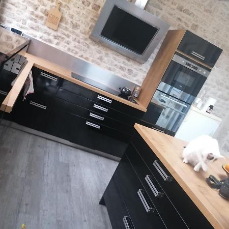 Appartamento Belle Chambre D'Hote Pour 2 A 4 Personnes Chef-Boutonne Esterno foto