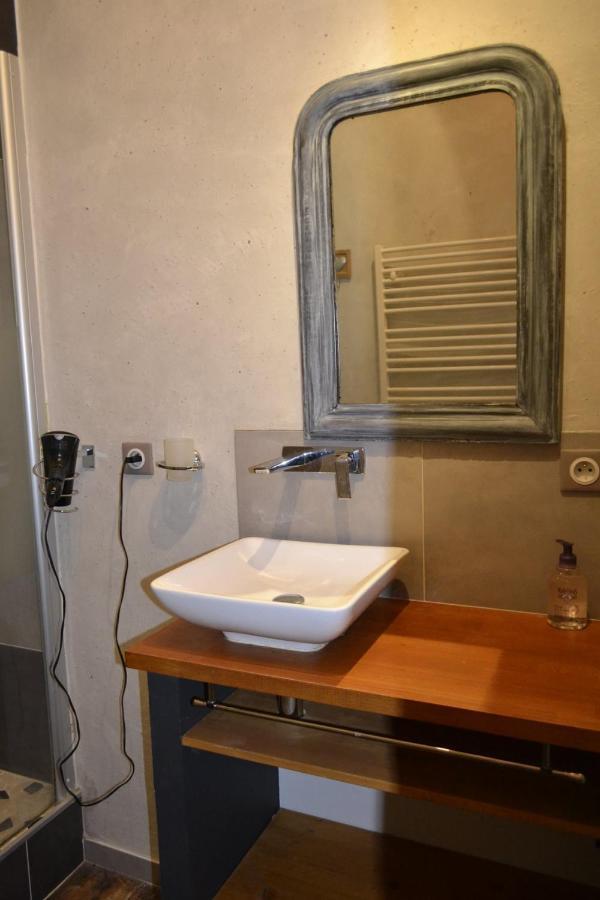 Appartamento Belle Chambre D'Hote Pour 2 A 4 Personnes Chef-Boutonne Esterno foto