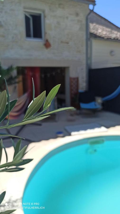 Appartamento Belle Chambre D'Hote Pour 2 A 4 Personnes Chef-Boutonne Esterno foto