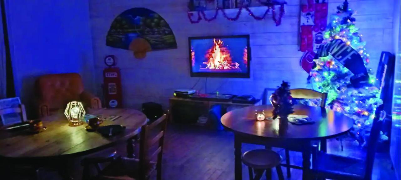 Appartamento Belle Chambre D'Hote Pour 2 A 4 Personnes Chef-Boutonne Esterno foto